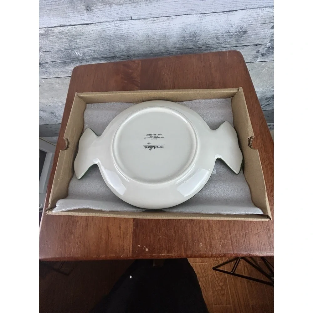 Temptations by Tara Cardinal Cheese Plate & Knife Christmas Themed NIB